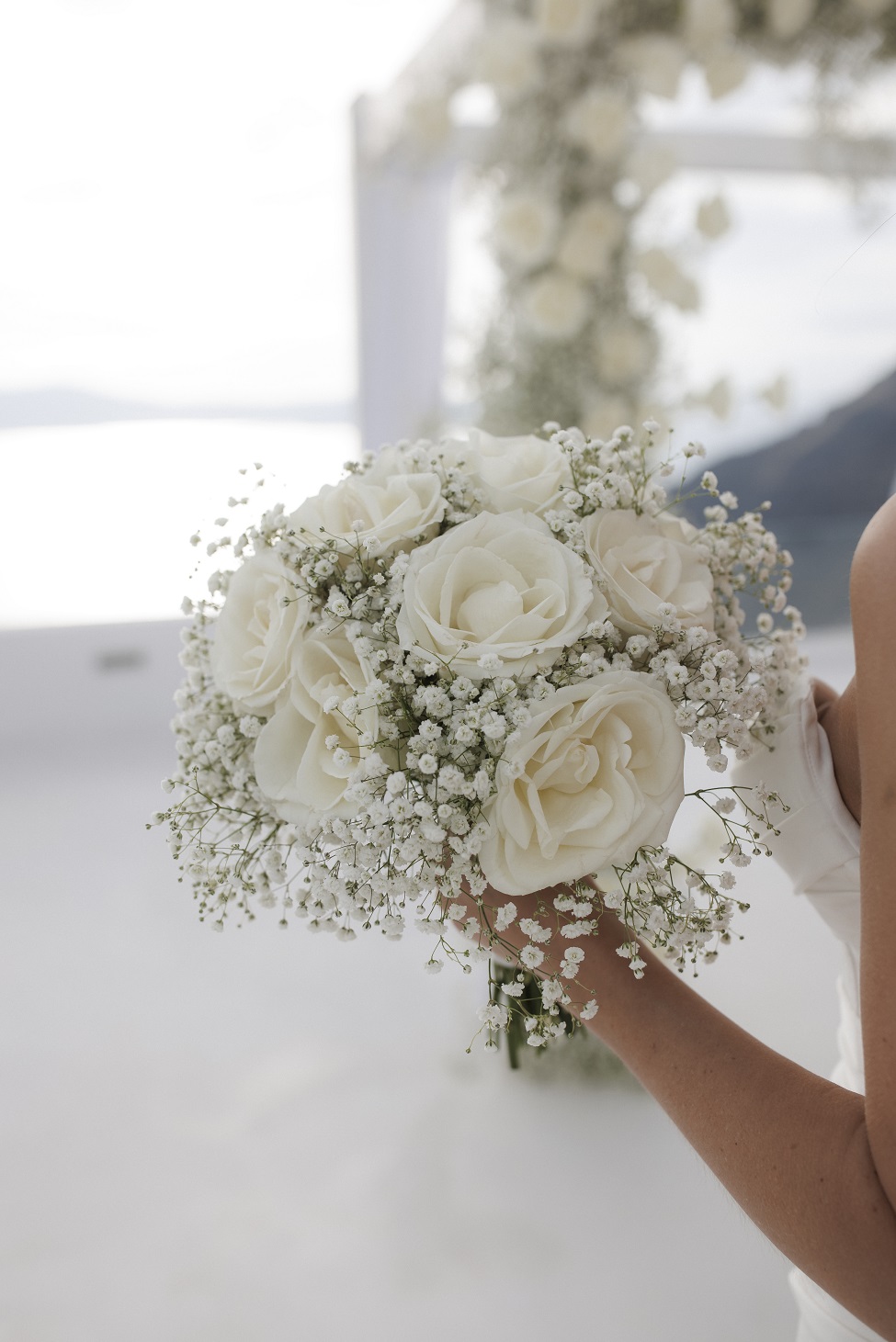 bouquets-elopement-wedding-in-santorini-greece